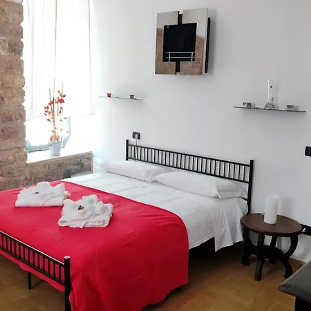 Apartment La Di Santa Chiara, 125mq, Idromassaggio, Centro - Novita Da Myassisisuite, Mowimy Po Polsku *