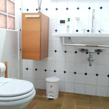 La Di Santa Chiara By Myassisisuite - Dormi In Casa Del '400 - 125 Mq, Raro Piano Terra - 3 Veri Letti Matrimoniali, Zero Divani Letto - Live Check-in, No Key Box, 3 Real Beds, Jacuzzi - Mówimy Po Polsku Appartamento Assisi