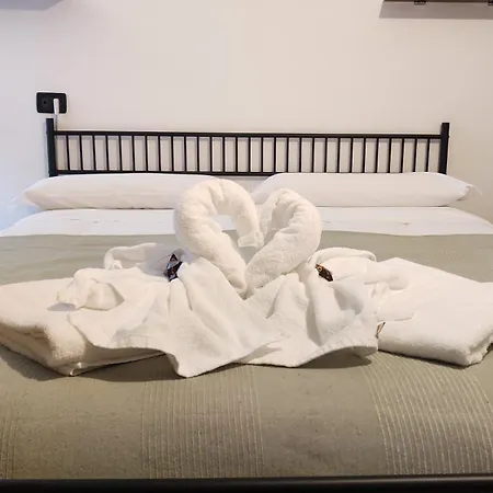 Apartamento MyAssisiSuite - la Suite di Santa Chiara - Dimora Storica con Idromassaggio, 125mq di Lusso, Assisi Centro - Accoglienza Live - Mówimy po polsku Assisi