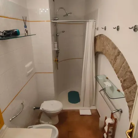 La Di Santa Chiara By Myassisisuite - Dormi In Casa Del '400 - 125 Mq, Raro Piano Terra - 3 Veri Letti Matrimoniali, Zero Divani Letto - Live Check-in, No Key Box, 3 Real Beds, Jacuzzi - Mówimy Po Polsku Assisi