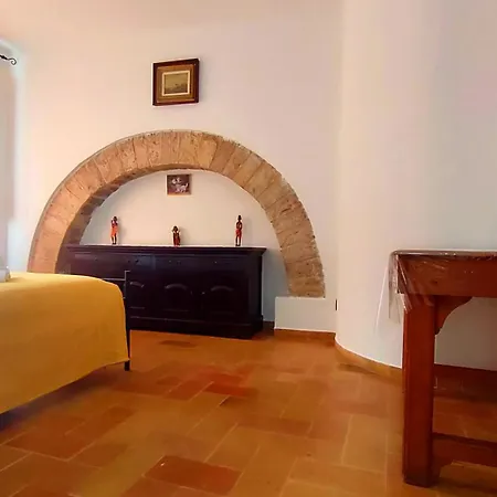 Appartamento La Di Santa Chiara By Myassisisuite - Dormi In Casa Del '400 - 125 Mq, Raro Piano Terra - 3 Veri Letti Matrimoniali, Zero Divani Letto - Live Check-in, No Key Box, 3 Real Beds, Jacuzzi - Mówimy Po Polsku
