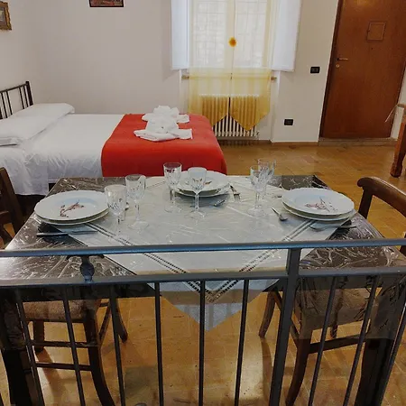 La Di Santa Chiara By Myassisisuite - Dormi In Casa Del '400 - 125 Mq, Raro Piano Terra - 3 Veri Letti Matrimoniali, Zero Divani Letto - Live Check-in, No Key Box, 3 Real Beds, Jacuzzi - Mówimy Po Polsku * Assisi