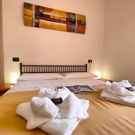 Appartamento La Di Santa Chiara By Myassisisuite - Dormi In Casa Del '400 - 125 Mq, Raro Piano Terra - 3 Veri Letti Matrimoniali, Zero Divani Letto - Live Check-in, No Key Box, 3 Real Beds, Jacuzzi - Mówimy Po Polsku Assisi