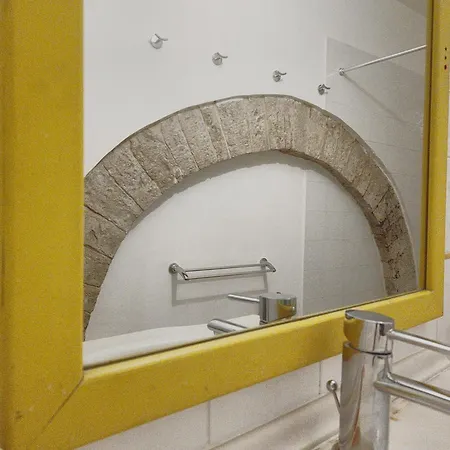Appartamento La Di Santa Chiara By Myassisisuite - Dormi In Casa Del '400 - 125 Mq, Raro Piano Terra - 3 Veri Letti Matrimoniali, Zero Divani Letto - Live Check-in, No Key Box, 3 Real Beds, Jacuzzi - Mówimy Po Polsku Assisi