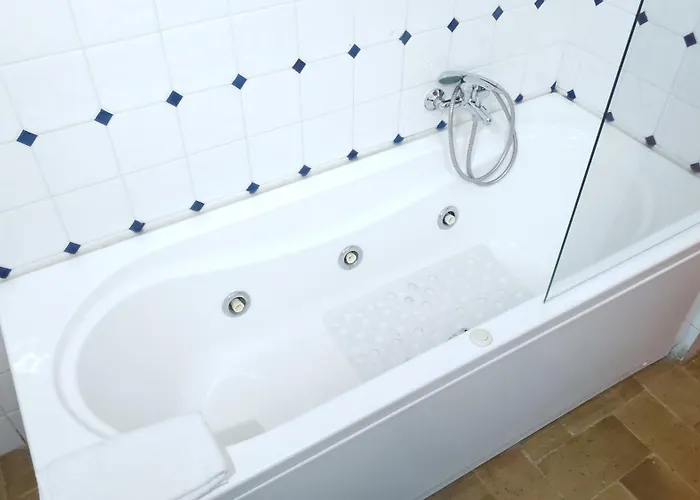 Apartamento MyAssisiSuite - la Suite di Santa Chiara - Dimora Storica con Idromassaggio, 125mq di Lusso, Assisi Centro - Accoglienza Live - Mówimy po polsku *