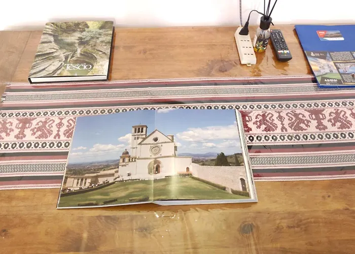 MyAssisiSuite - la Suite di Santa Chiara - Dimora Storica con Idromassaggio, 125mq di Lusso, Assisi Centro - Accoglienza Live - Mówimy po polsku Assisi